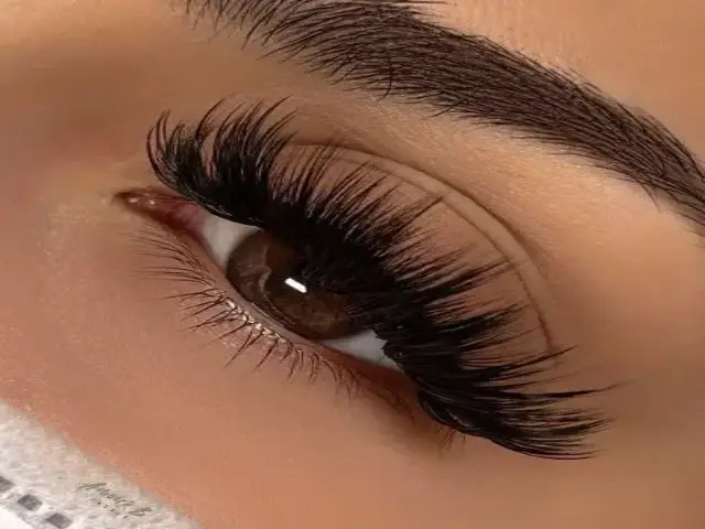 کاشت و اکستنشن مژه؛ راز چشمانی جذاب و مژههایی ماندگار