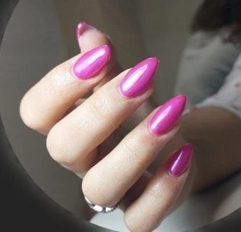 خدمات ناخن گلنار قدیمیان (سالن زیبایی شاین) ارائه خدمات تخصصی کاشت ناخن